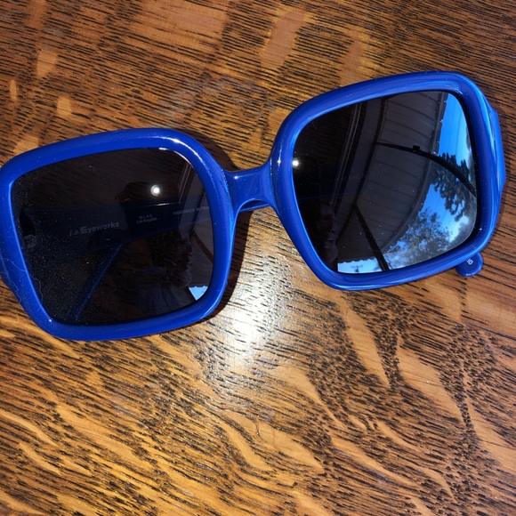💙 LA EYEWORKS SUNGLASSES 💙 NEW, Never Worn! 💙 - Picture 1 of 5